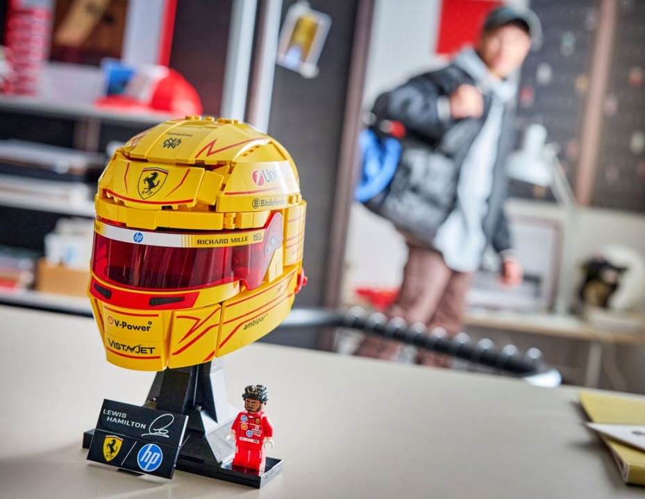 Detail 1: LEGO Editions 43022 Scuderia Ferrari HP Lewis Hamilton Helm